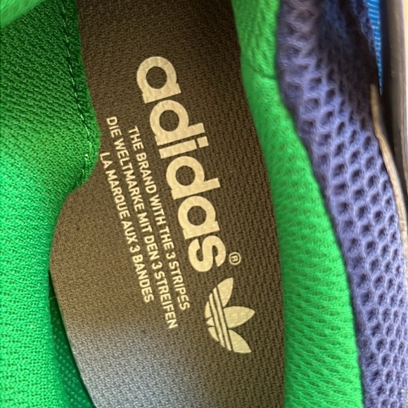 NIB! Adidas mens SZ 9, Racer lite original running shoes . - Picture 12 of 12